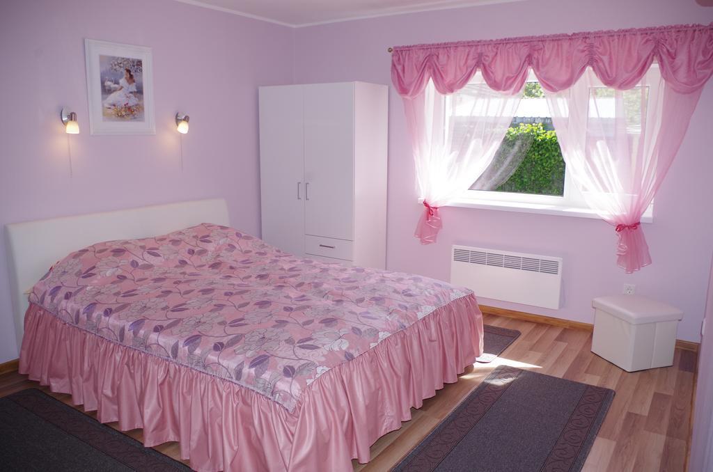 Villa Ene Pärnu Rom bilde